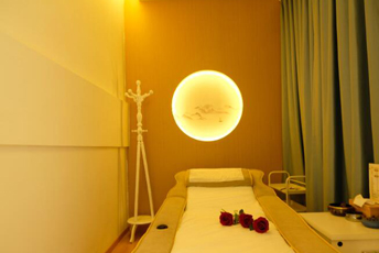 广州白云区日式指压的寂静美学：在按压中听见雪落的声音